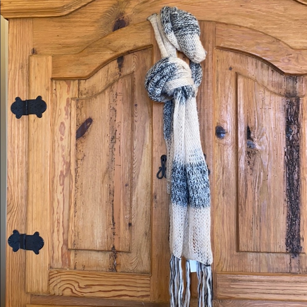 BP scarf